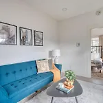 Stay Portland - Mt Tabor Retreat - Local Eateries - Shops - Bars