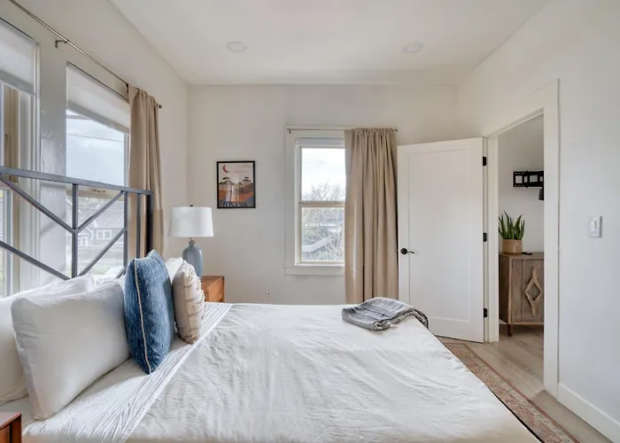 Stay Portland - Mt Tabor Retreat - Local Eateries - Shops - Bars